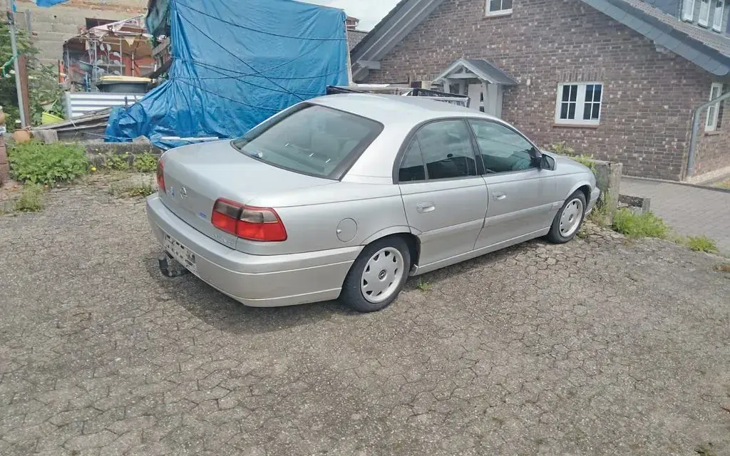 Gebraucht Opel Omega 144 PS (105 kW) 2002 Silber Limousine
