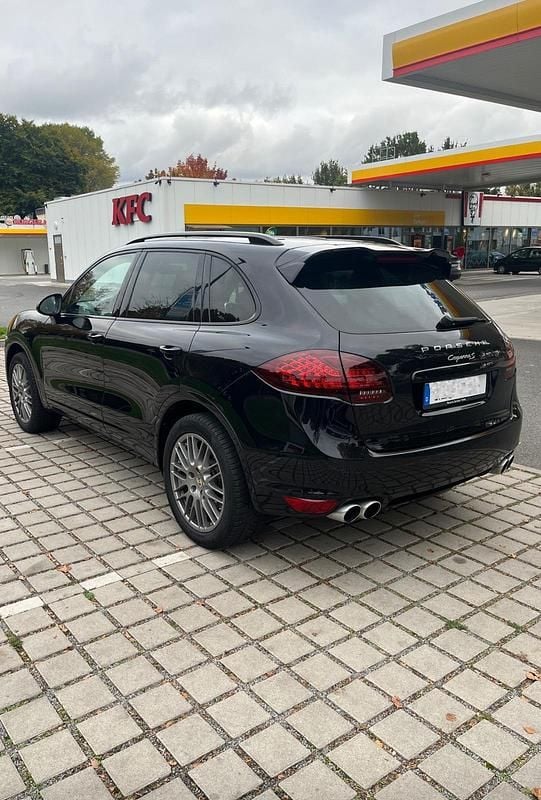 Second-hand Porsche Cayenne S 400 CP (294 kW) 2012 Negru SUV