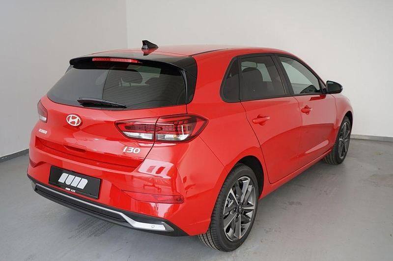 Gebraucht Hyundai i30 Advantage 101 PS (74 kW) 2025 Rot Limousine