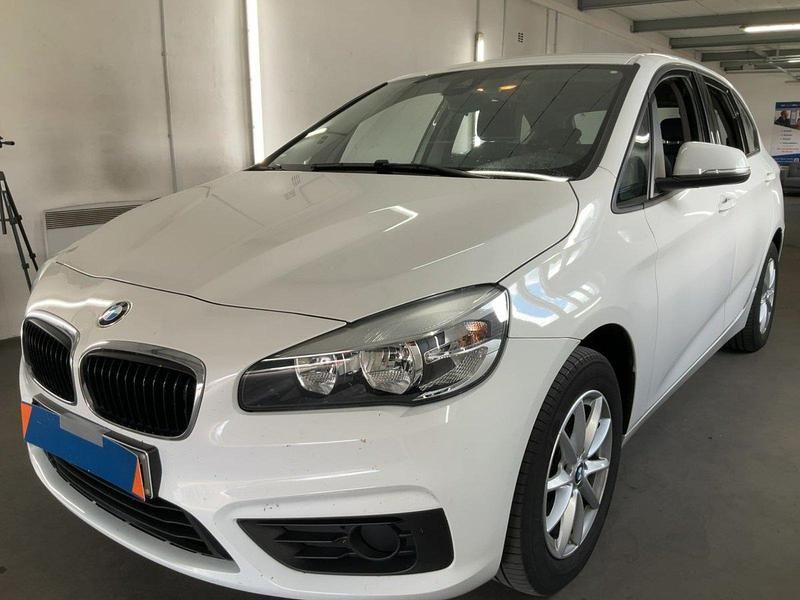 Weiß Gebraucht 2017 BMW 216 Performance Kombi | 15.000 € (Teuer) - Bild 1/4