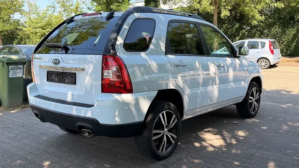 Gebraucht Kia Sportage LX 141 PS (103 kW) 2008 Weiß SUV