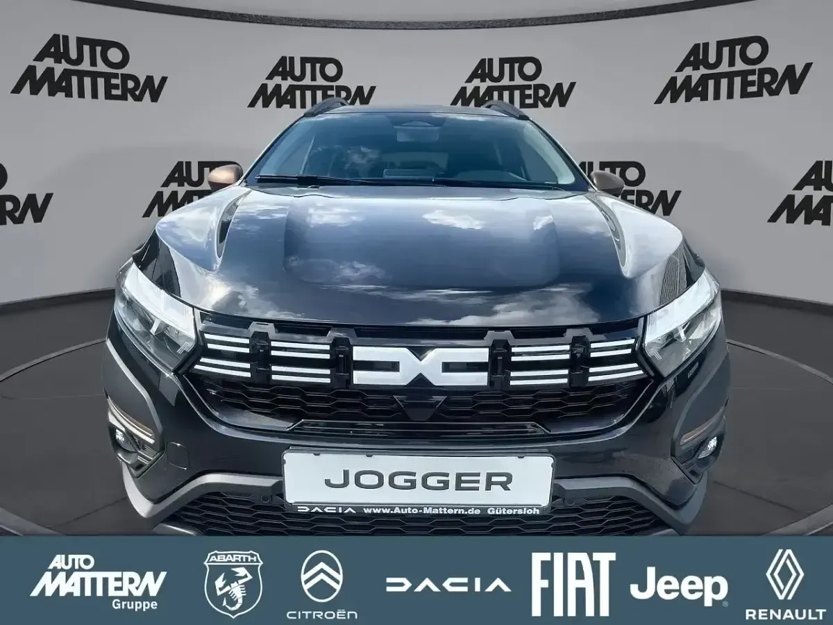 Käytetty Dacia Jogger Extreme 141 HP (103 kW) 2025 Tila-auto