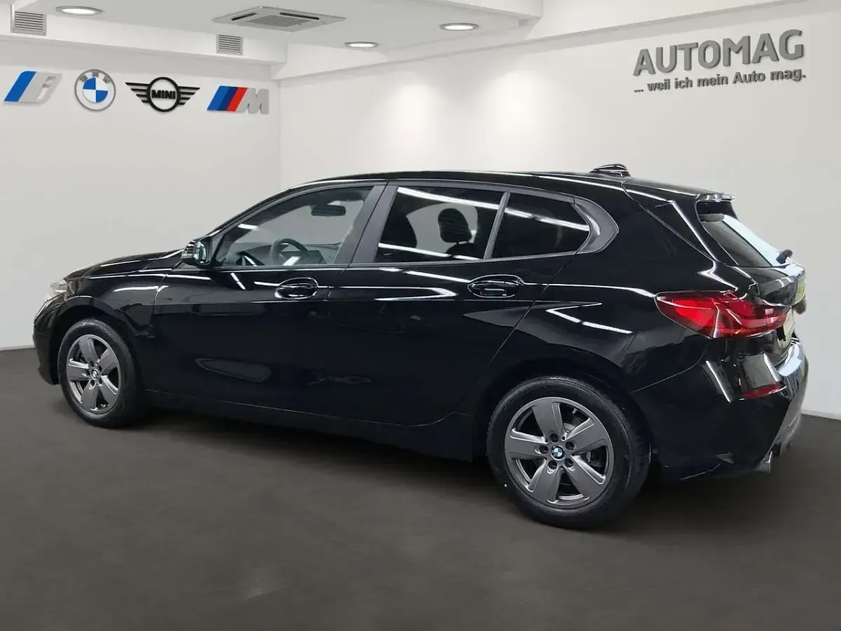 Gebraucht BMW 118 Advantage 136 PS (100 kW) 2023 Schwarz Limousine
