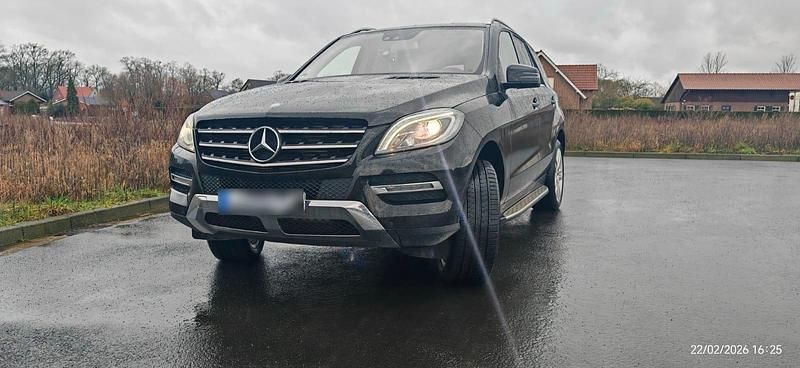 Gebraucht Mercedes ML350 258 PS (189 kW) 2015 Schwarz SUV
