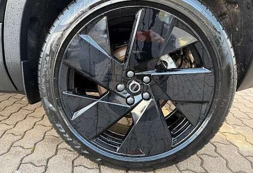 Gebraucht Volvo XC40 Plus 197 PS (144 kW) 2025 Onyx schwarz SUV