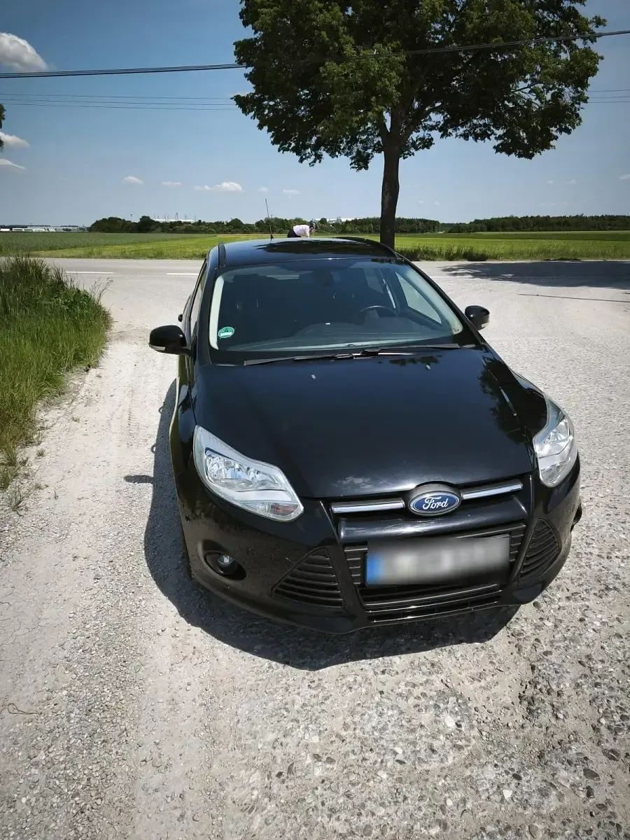 Gebraucht Ford Focus 125 PS (91 kW) 2014 Schwarz Kombi