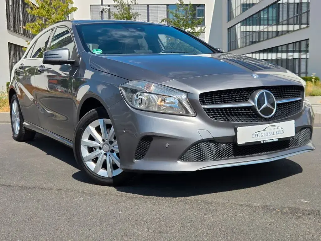 Gebraucht Mercedes A180 109 PS (80 kW) 2016 Grau Kleinwagen