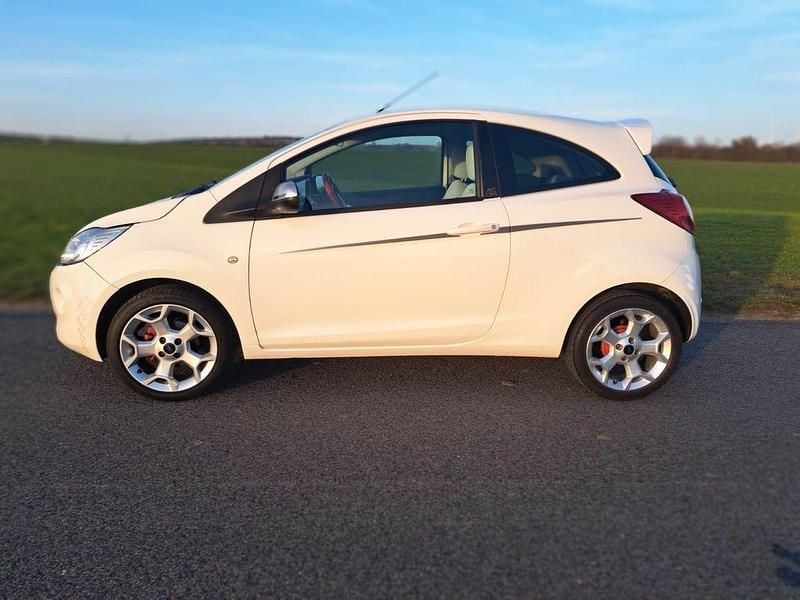Gebraucht Ford Ka Titanium 69 PS (50 kW) 2011 Weiß Kleinwagen