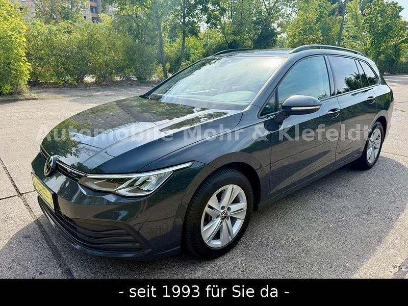 Grau Gebraucht 2022 VW Golf VIII Life Kombi | 17.999 € (Guter Preis) - Bild 1/4