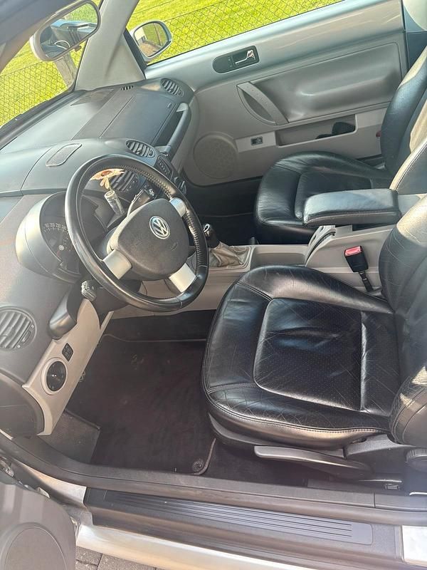 Gebraucht VW New Beetle 183 PS (134 kW) 2004 Silber Kleinwagen