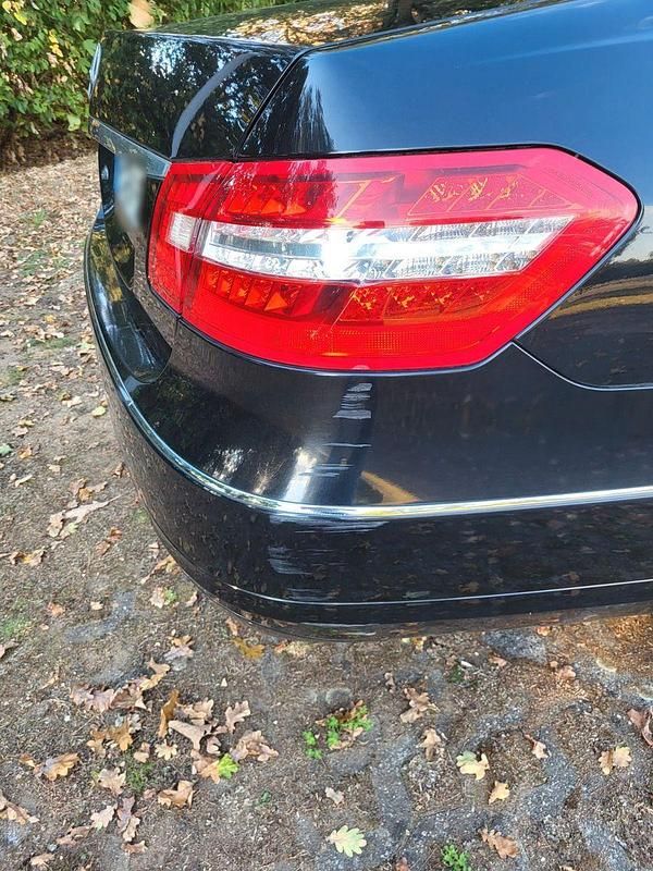 Gebraucht Mercedes E200 Avantgarde 184 PS (135 kW) 2011 Schwarz Limousine