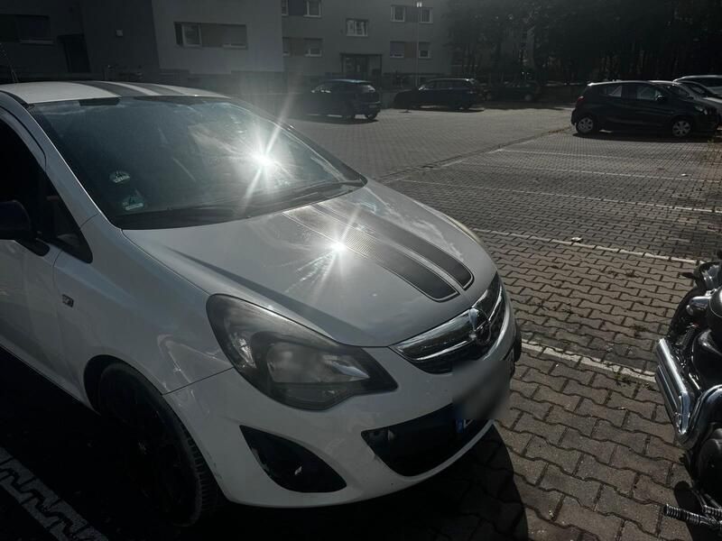 Weiß Gebraucht 2013 Opel Corsa Kleinwagen | 3.000 € (Guter Preis) - Bild 1/4