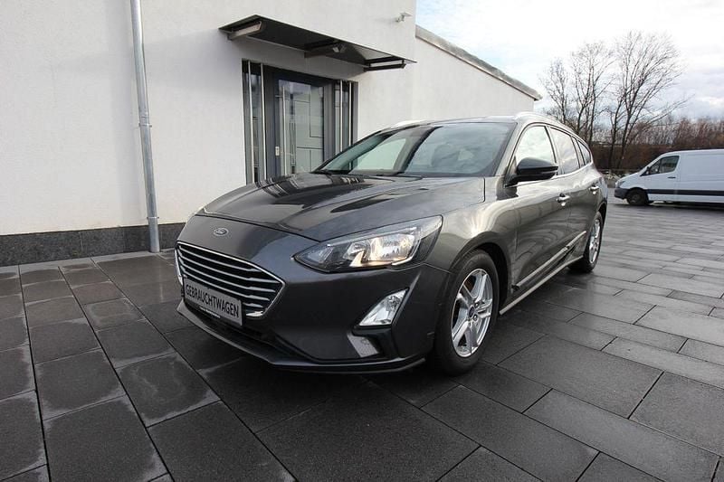 Gebraucht Ford Focus Cool & Connect 120 PS (88 kW) 2019 Grau Limousine