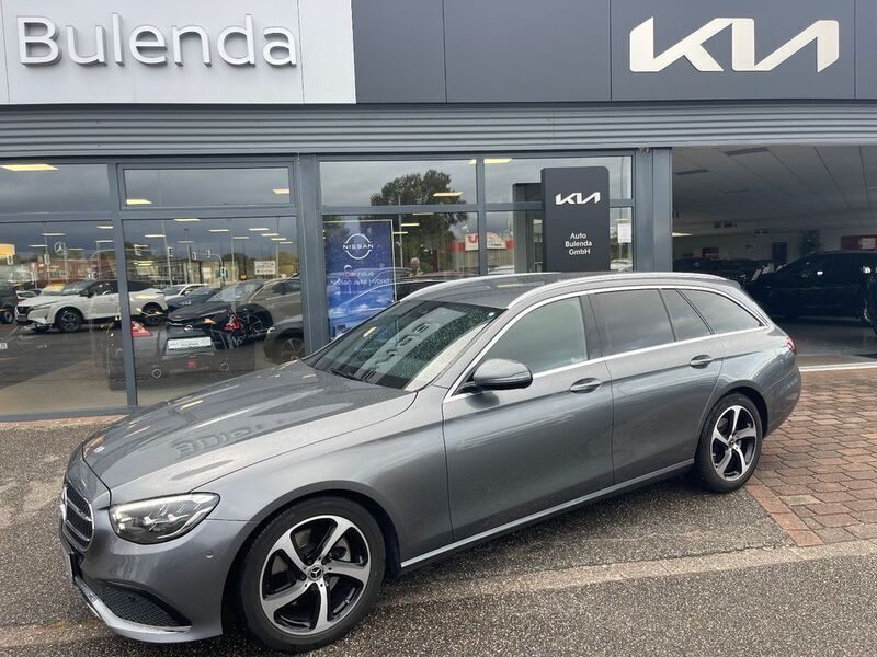 Selenitgrau metalliclack Gebraucht 2020 Mercedes E220 Kombi | 36.970 € (Etwas zu teuer) - Bild 1/4