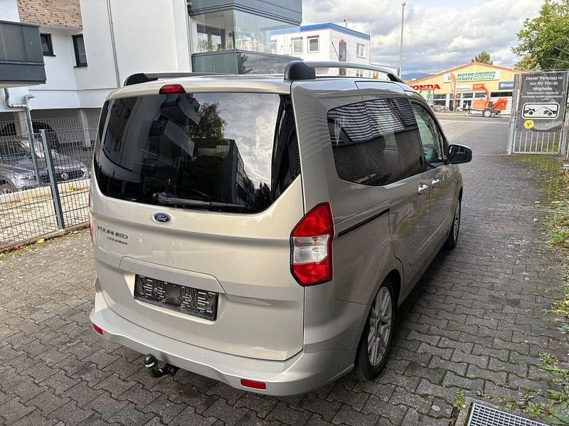 Gebraucht Ford Tourneo Courier 95 PS (69 kW) 2015 Van / Kleinbus