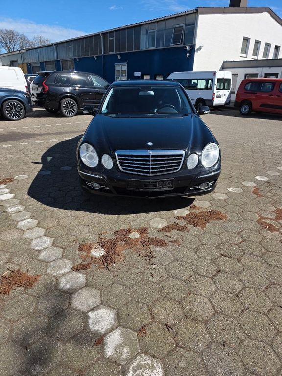Schwarz Gebraucht 2008 Mercedes E300 Limousine | 4.890 € (Fairer Preis) - Bild 1/4
