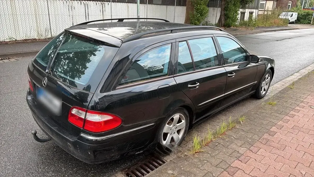 Gebraucht Mercedes E320 224 PS (164 kW) 2004 Schwarz Kombi