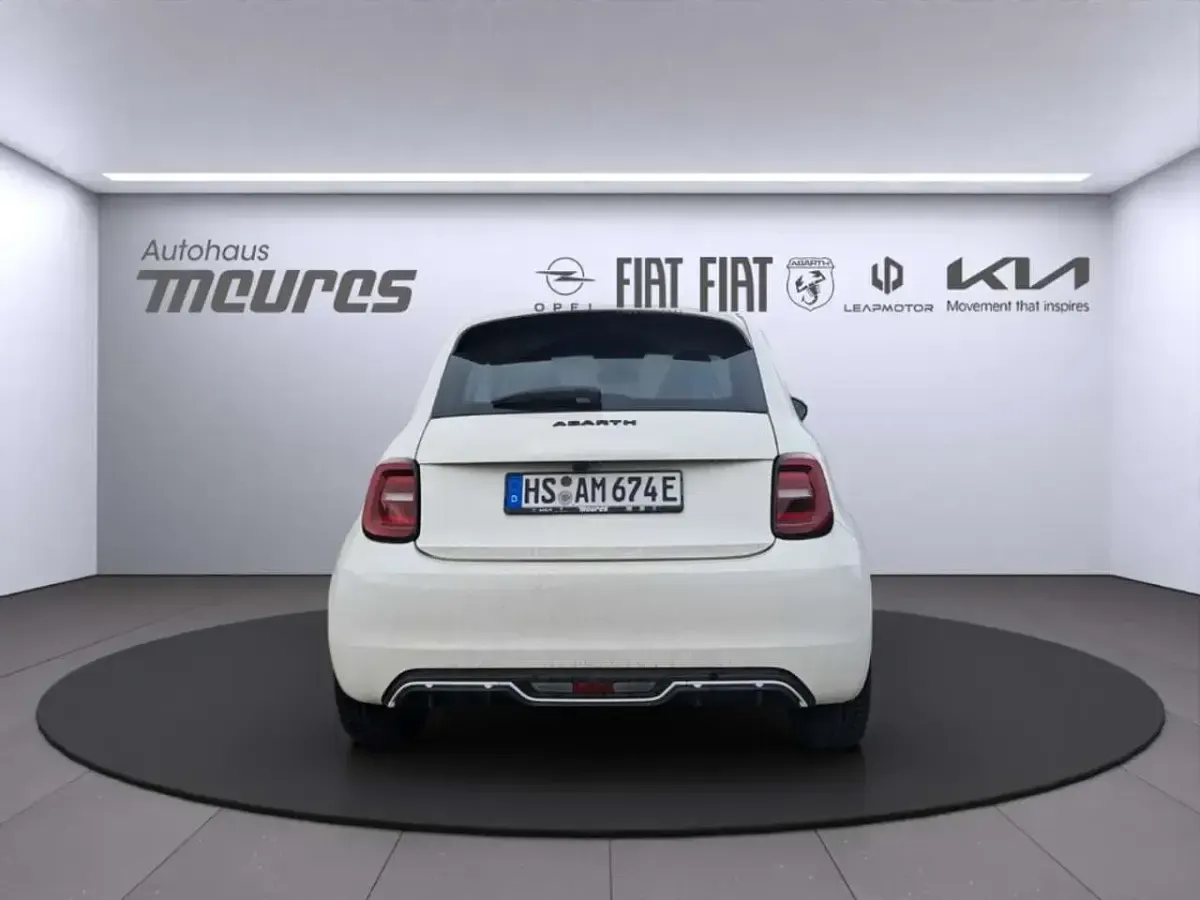 Gebraucht Abarth 500e 113 kW (154 PS) 2025 Weiss Kleinwagen