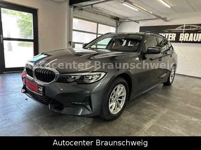 Gebraucht BMW 318 Sport Line 150 PS (110 kW) 2022 Grau Kombi