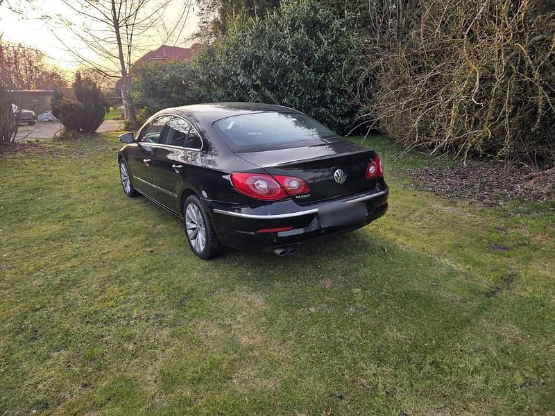 Gebraucht VW Passat 140 PS (102 kW) 2009 Schwarz Limousine