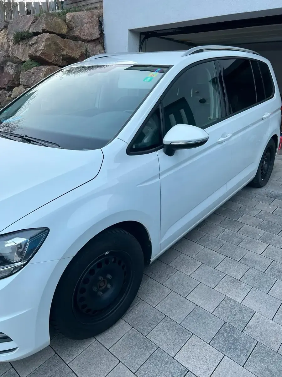 Gebraucht VW Touran 150 PS (110 kW) 2017 Weiß Van / Kleinbus