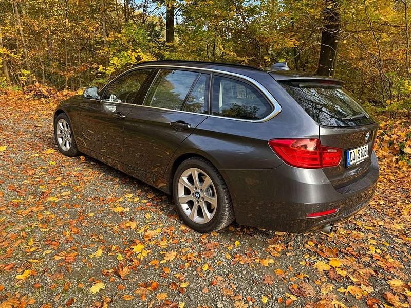 Gebraucht BMW 320 Luxury Line 184 PS (135 kW) 2015 Grau Kombi