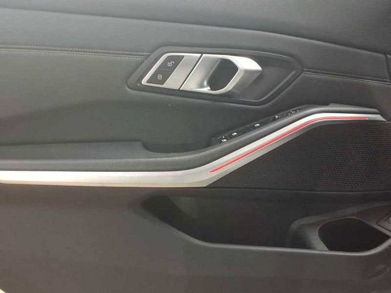 Gebraucht BMW 318 Advantage 150 PS (110 kW) 2022 Mineralweiß metallic Kombi