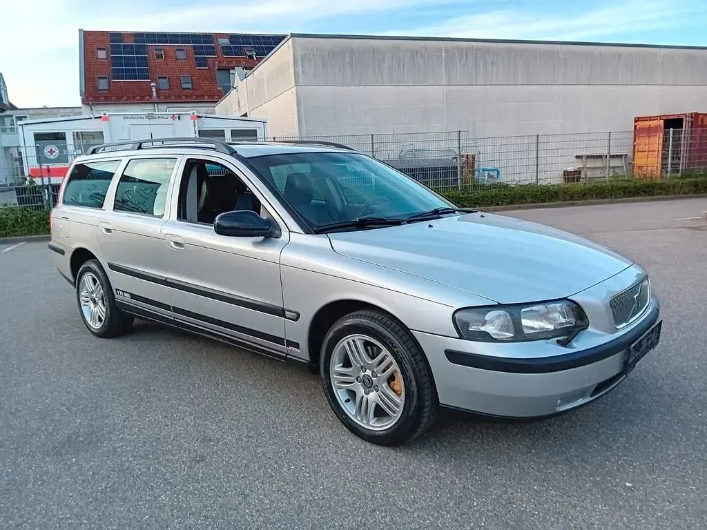 Gebraucht Volvo V70 200 PS (147 kW) 2001 Silber Kombi