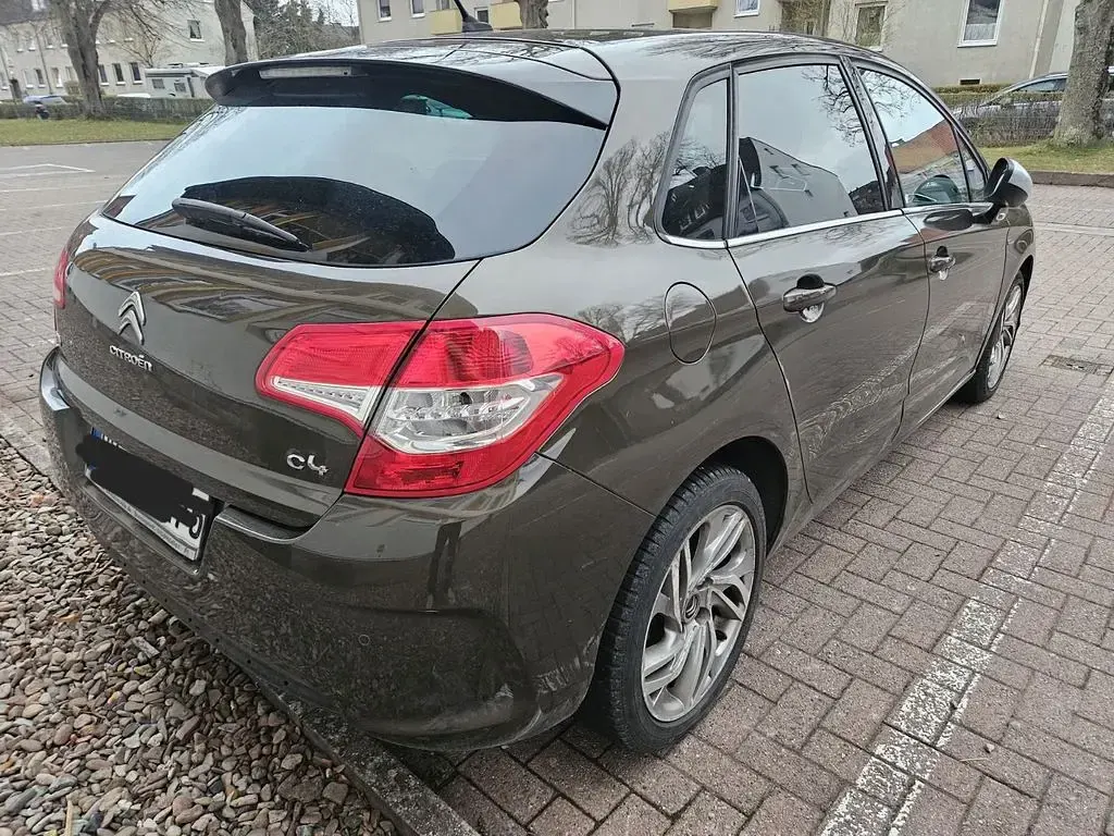 Gebraucht Citroën C4 Exclusive 114 PS (83 kW) 2013 Braun Limousine