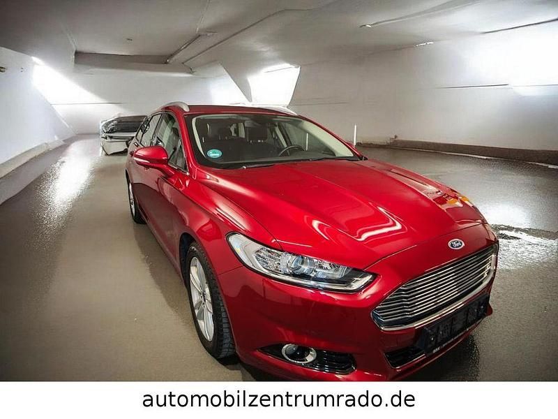Gebraucht Ford Mondeo Titanium 160 PS (117 kW) 2016 Rot Kombi