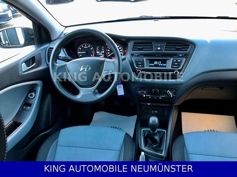 Gebraucht Hyundai i20 75 PS (55 kW) 2015 Schwarz Limousine