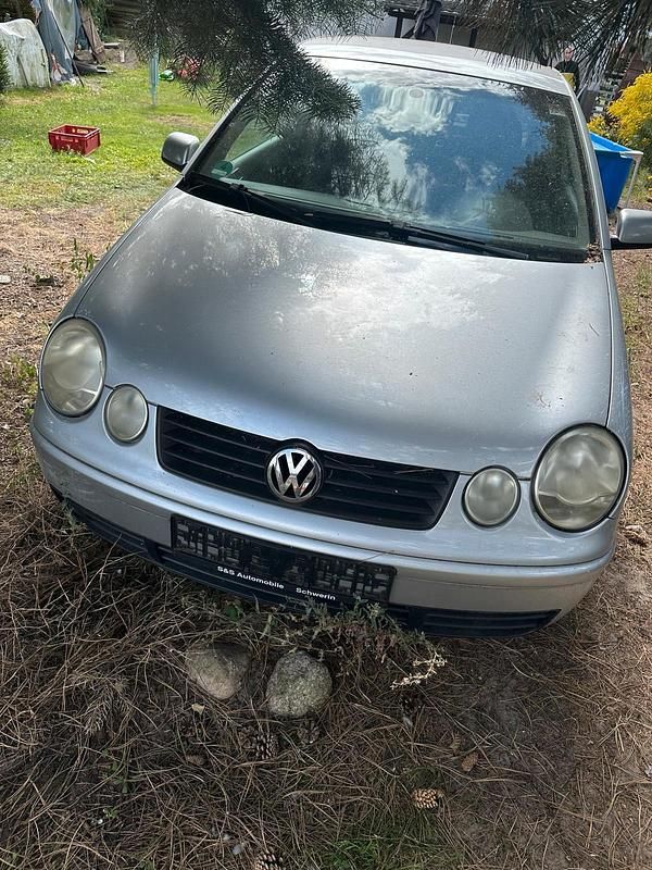 Silber Gebraucht 2004 VW Polo Kleinwagen | 400 € (Superpreis) - Bild 1/4