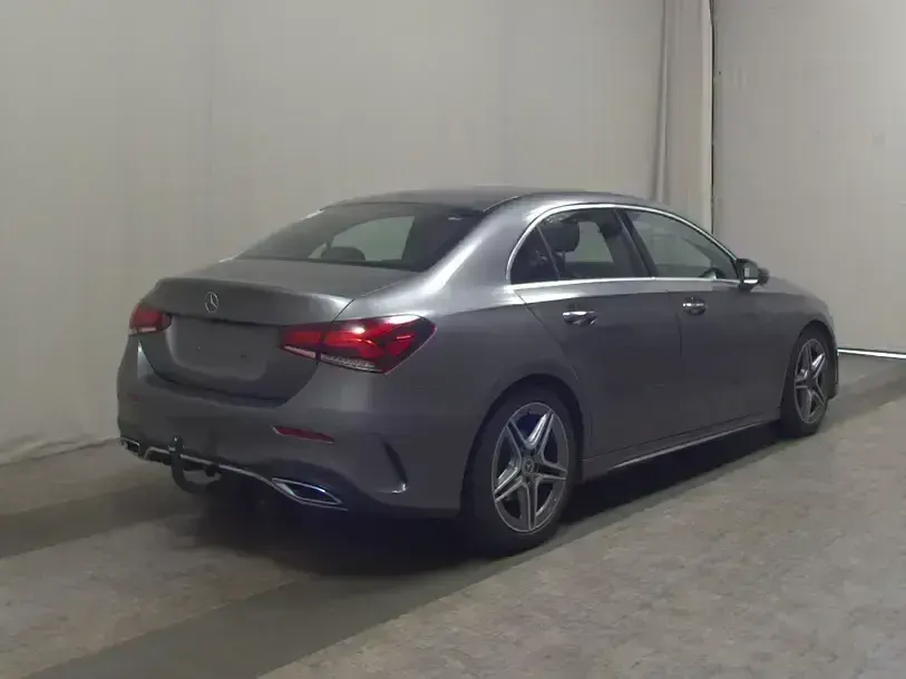 Gebraucht Mercedes A220 AMG line 190 PS (139 kW) 2021 Mountaingrau met Limousine