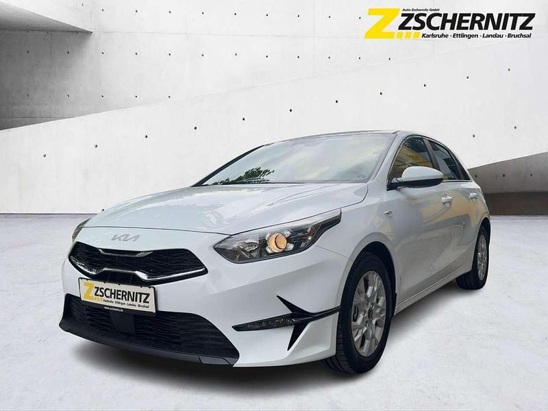 Gebraucht Kia Ceed Vision 140 PS (102 kW) 2025 (wd) casa white s Kleinwagen