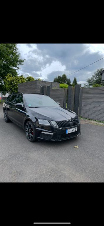 Schwarz Gebraucht 2018 Skoda Octavia RS Kombi | 16.999 € (Fairer Preis) - Bild 1/4