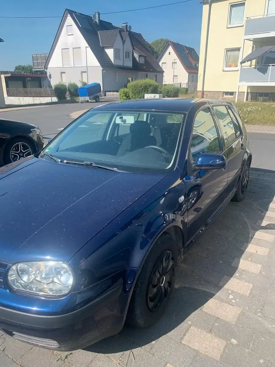 Gebraucht VW Golf IV Basis 75 PS (55 kW) 2001 Blau Kleinwagen