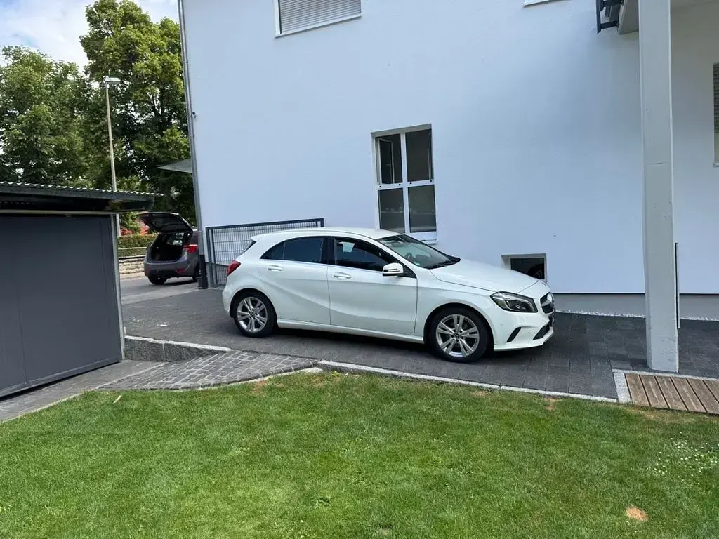 Gebraucht Mercedes A200 136 PS (100 kW) 2018 Weiß Limousine