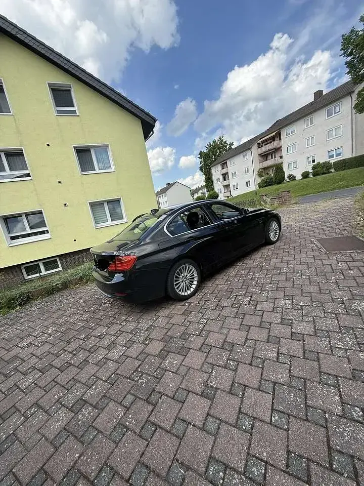 Gebraucht BMW 320 Luxury Line 184 PS (135 kW) 2012 Limousine