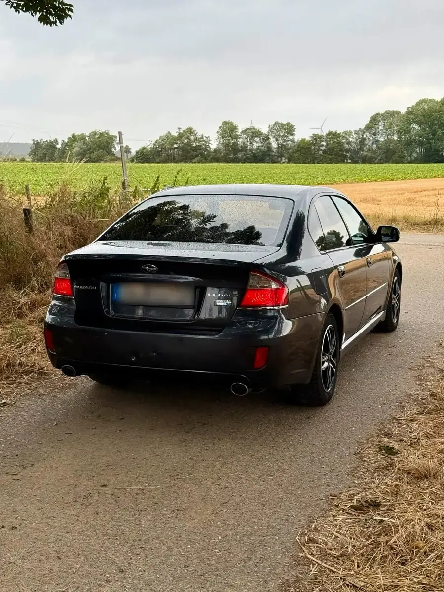 Gebraucht Subaru Legacy 150 PS (110 kW) 2010 Grau Limousine