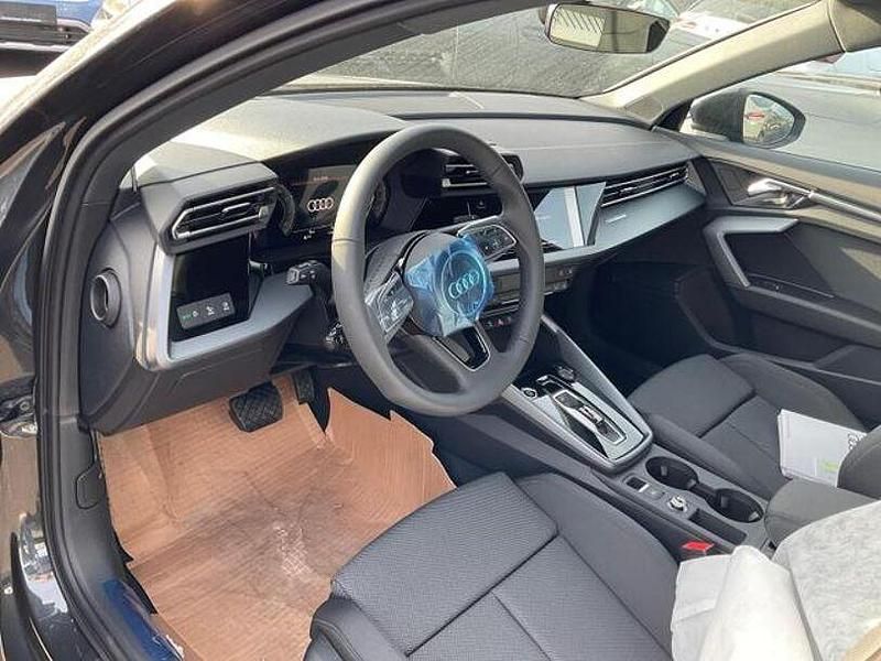 Neu Audi A3 204 PS (150 kW) 2026 Grau SUV