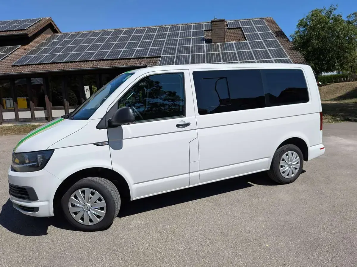 Gebraucht VW Multivan Trendline 150 PS (110 kW) 2016 Weiß Van / Kleinbus