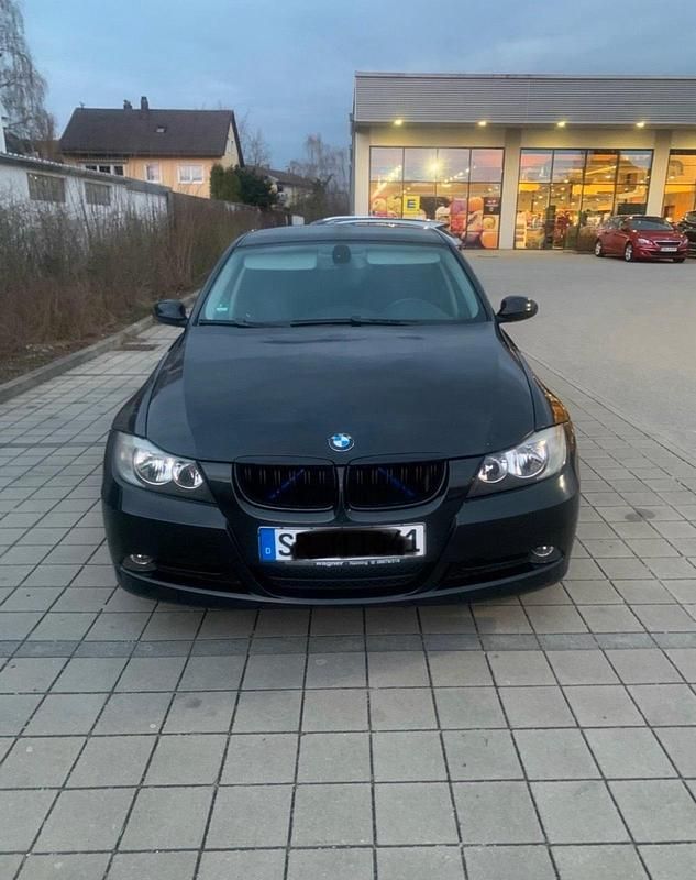 Schwarz Gebraucht 2007 BMW 320 Limousine | 3.299 € (Guter Preis) - Bild 1/4