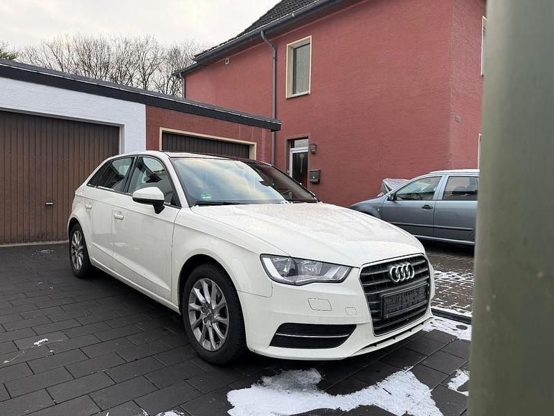 Gebraucht 2014 Audi A3 Ambition Limousine | 8.600 € (Guter Preis) - Bild 1/4