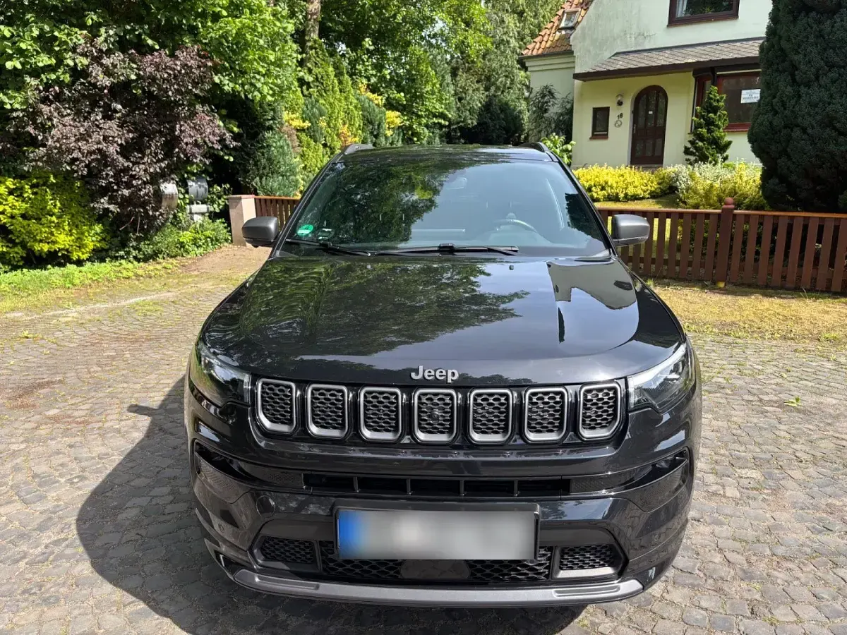 Gebraucht Jeep Compass 80th Anniversary 150 PS (110 kW) 2021 Schwarz SUV
