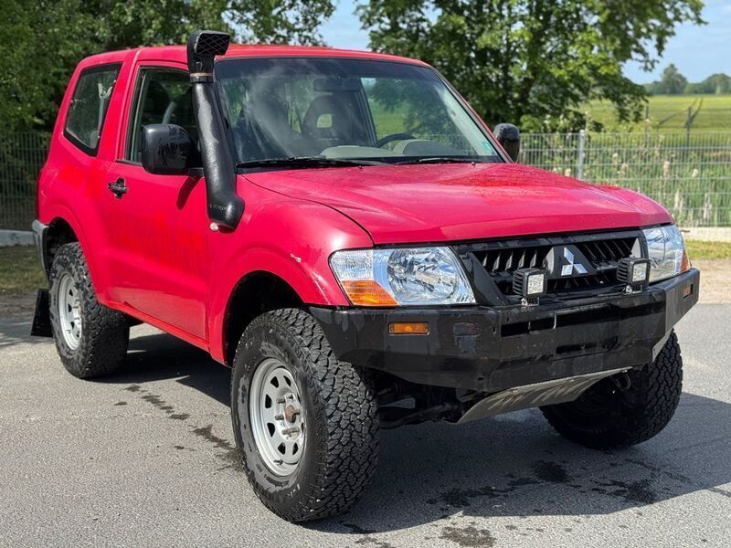Rot Gebraucht 2006 Mitsubishi Pajero SUV | 6.900 € - Bild 1/4