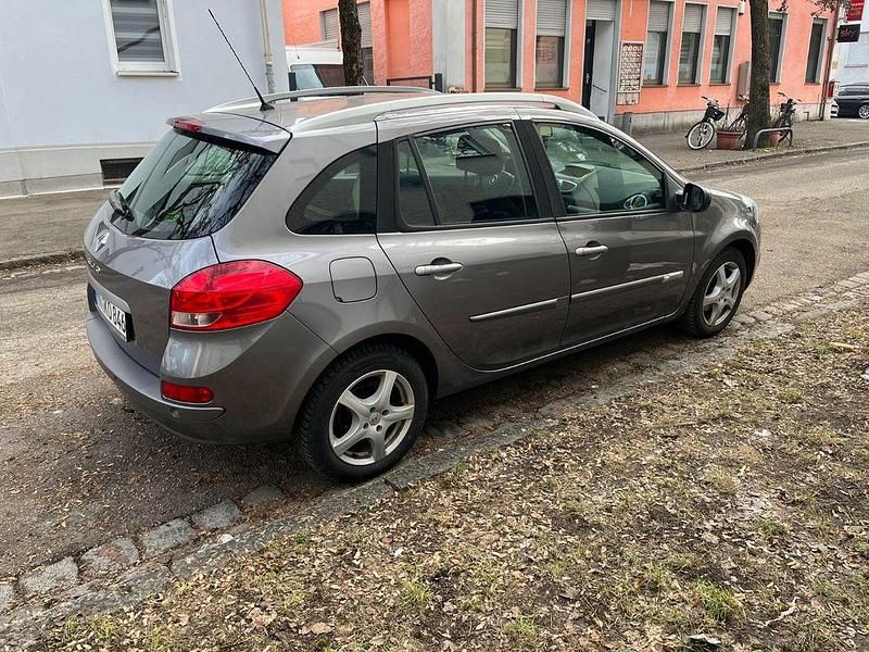 Gebraucht Renault Clio II Dynamique 101 PS (74 kW) 2010 Grau Limousine
