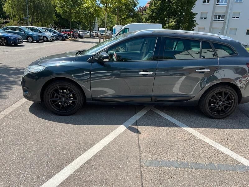 Andere außenfarben Gebraucht 2011 Renault Mégane GrandTour Kombi | 5.500 € - Bild 1/4