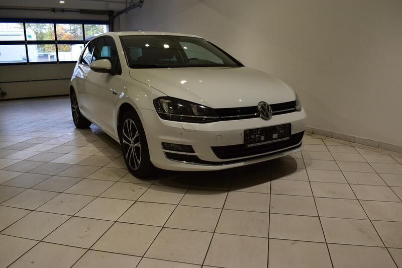Weiß Gebraucht 2015 VW Golf VII LOUNGE | 15.340 € (Etwas zu teuer) - Bild 1/4