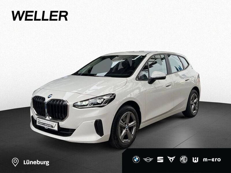 Alpinweiss iii (weiß) Gebraucht 2023 BMW 218 Active Tourer Performance Van / Kleinbus | 29.990 € (Superpreis) - Bild 1/4