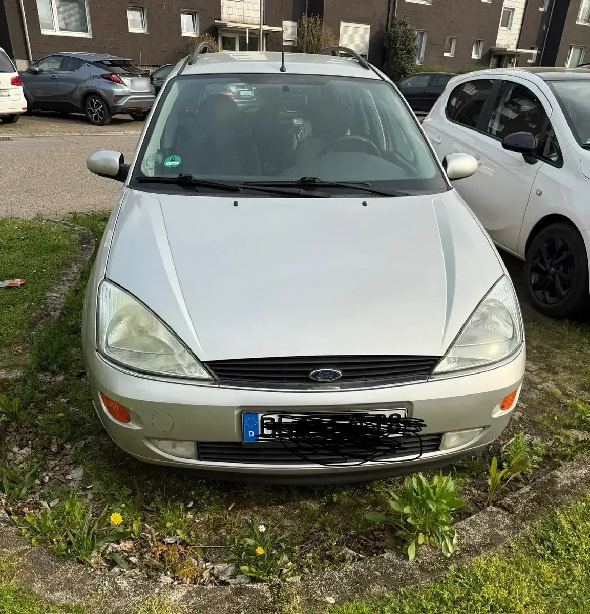 Gebraucht Ford Focus 100 PS (73 kW) 2000 Silber Kombi